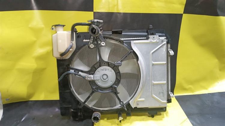 Радиатор основной Тойота Витц в Когалыме 105088